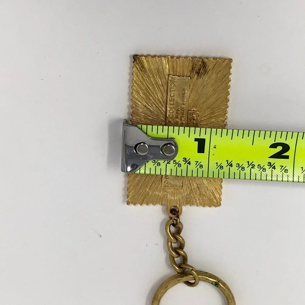 Vintage Bugs Bunny 32 Cent USA Postage Stamp Enamel Keychain Gold Tone 1997